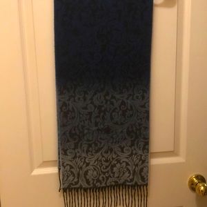🧡Fraas Cashmink Blue ombré paisley woven scarf